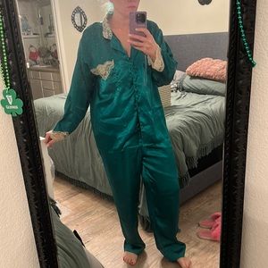 Vintage Gold Label Victoria’s Secret polyester pjs with lace detail